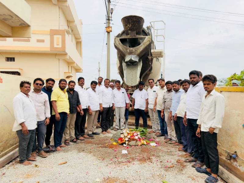 సీడీ తాండలో సీసీ రోడ్ల నిర్మాణానికి శ్రీకారం